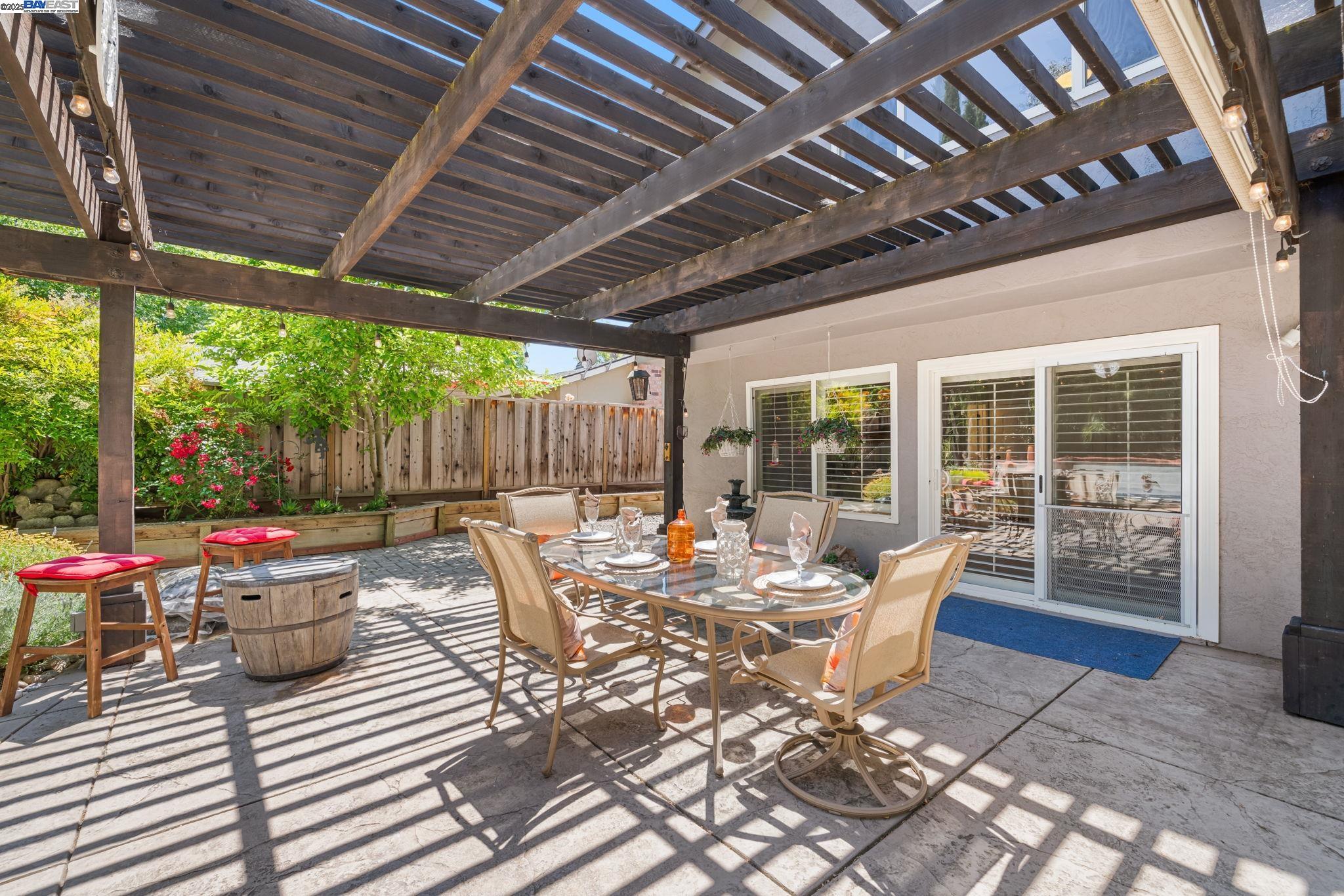 868 Madeira Dr
