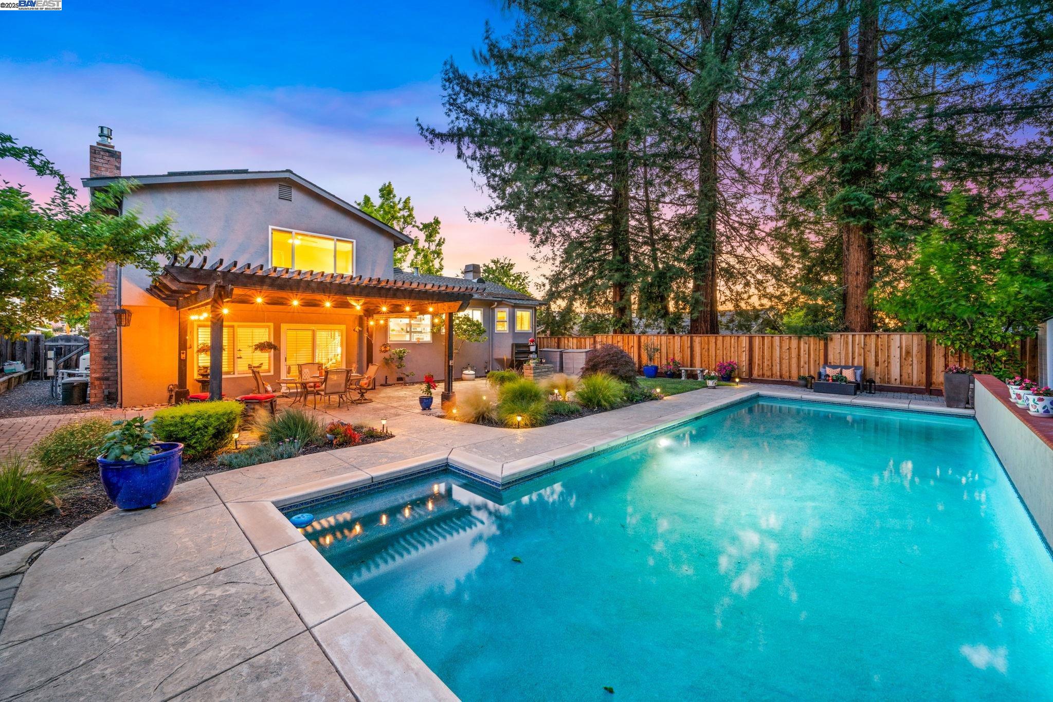 868 Madeira Dr