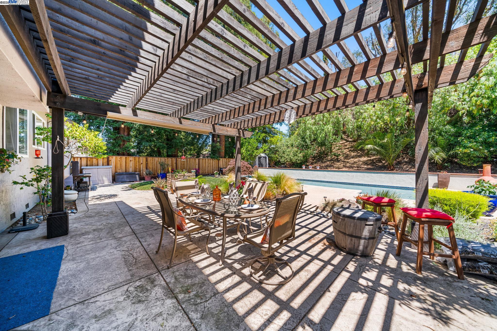 868 Madeira Dr