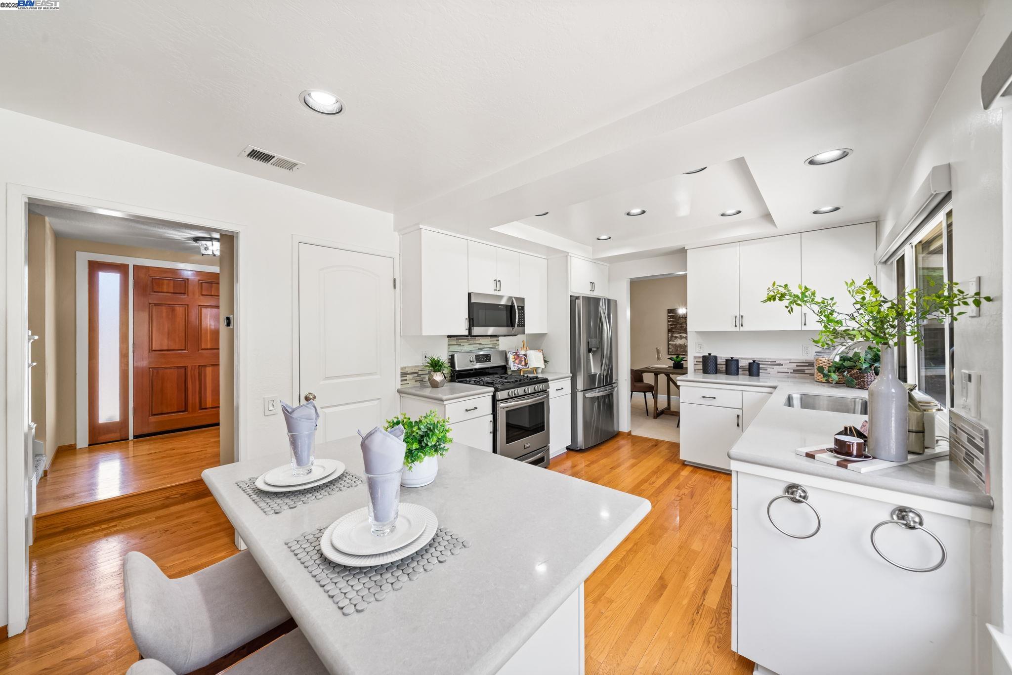 868 Madeira Dr