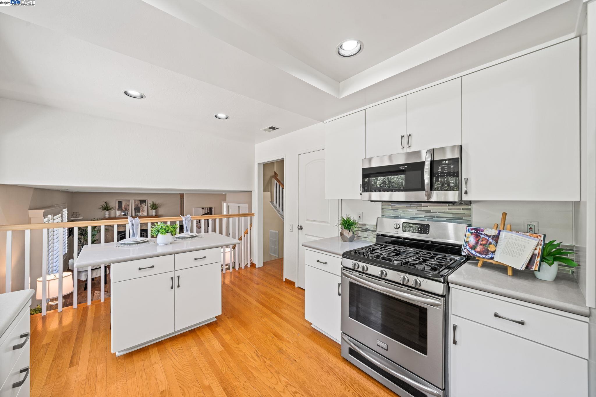 868 Madeira Dr