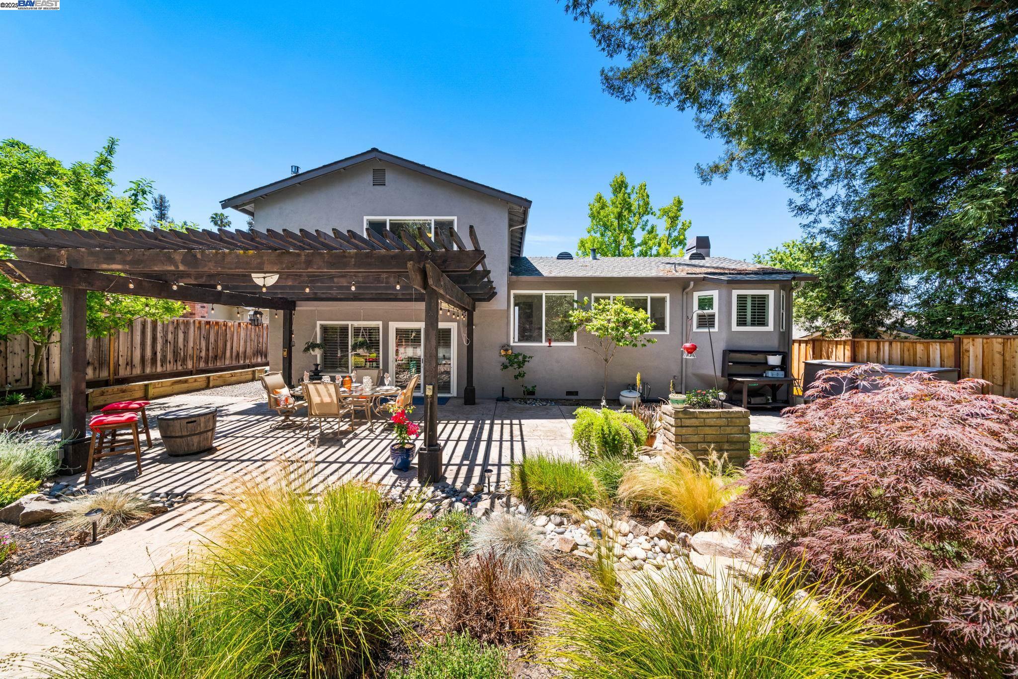 868 Madeira Dr