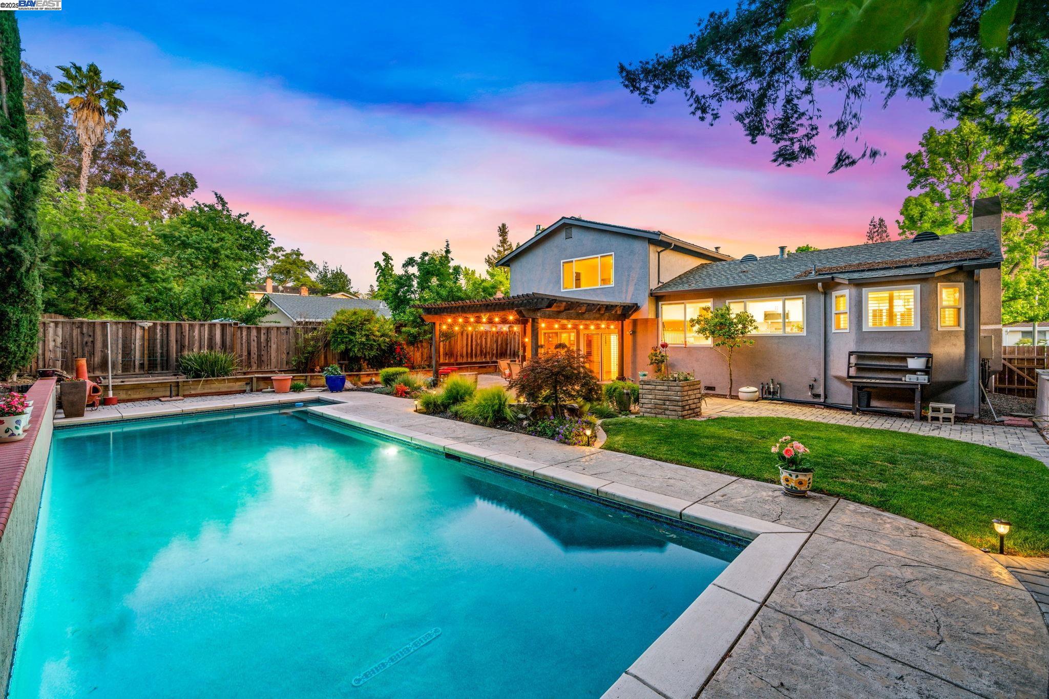 868 Madeira Dr