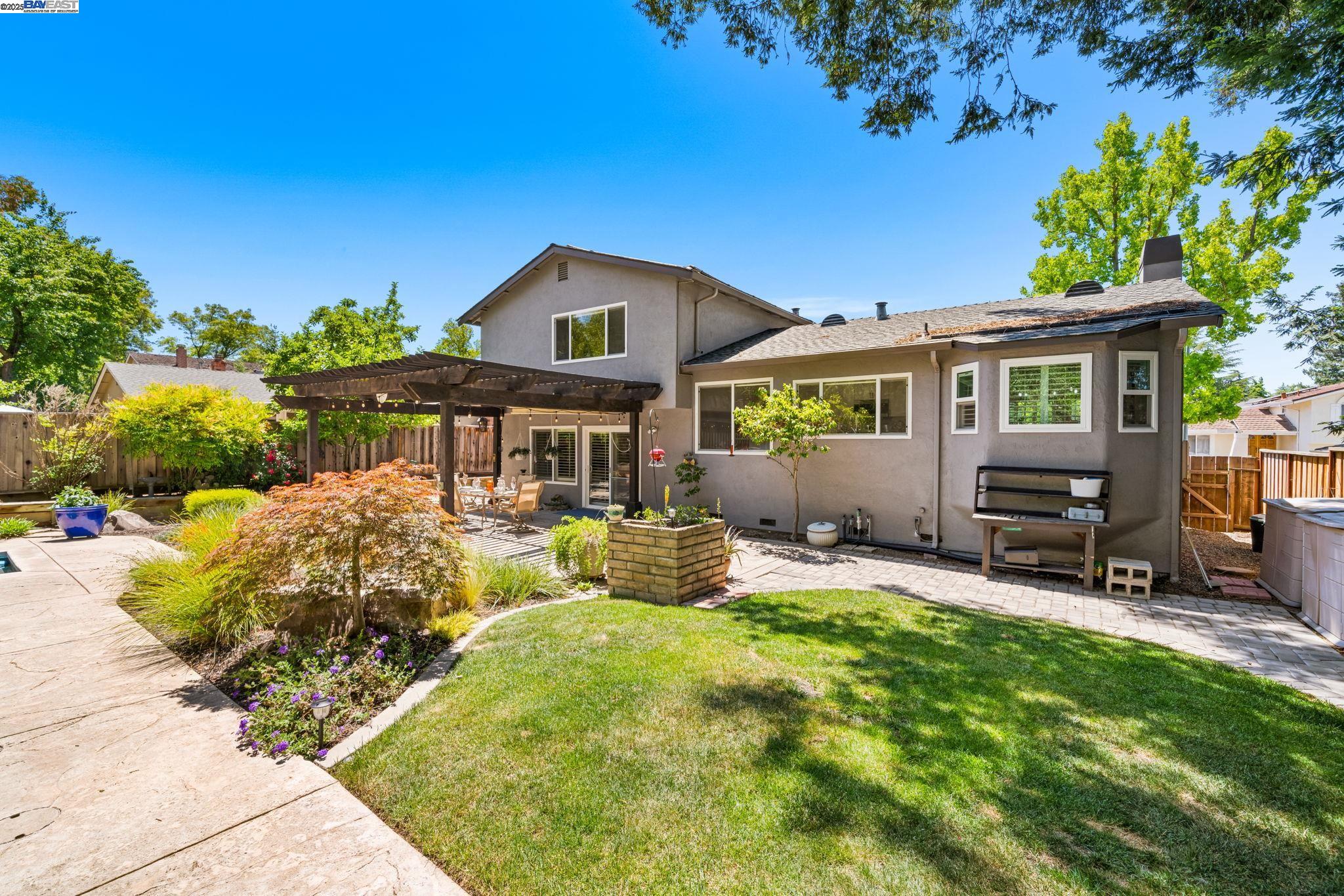 868 Madeira Dr