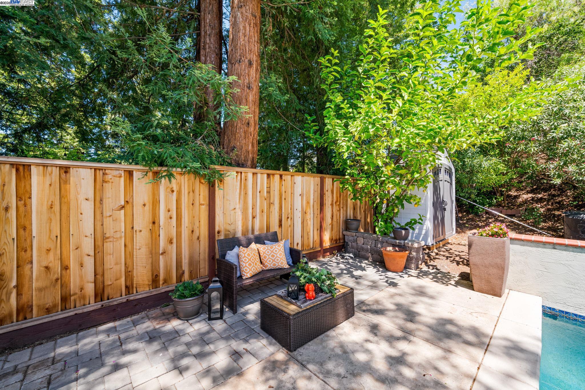 868 Madeira Dr