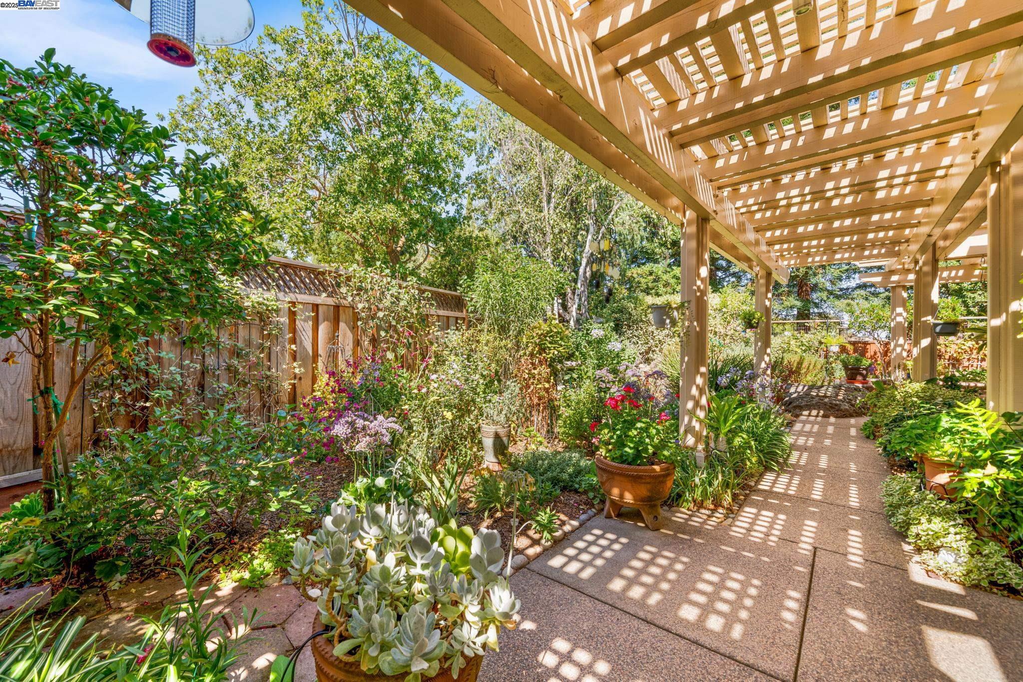 444 Cabonia Ct