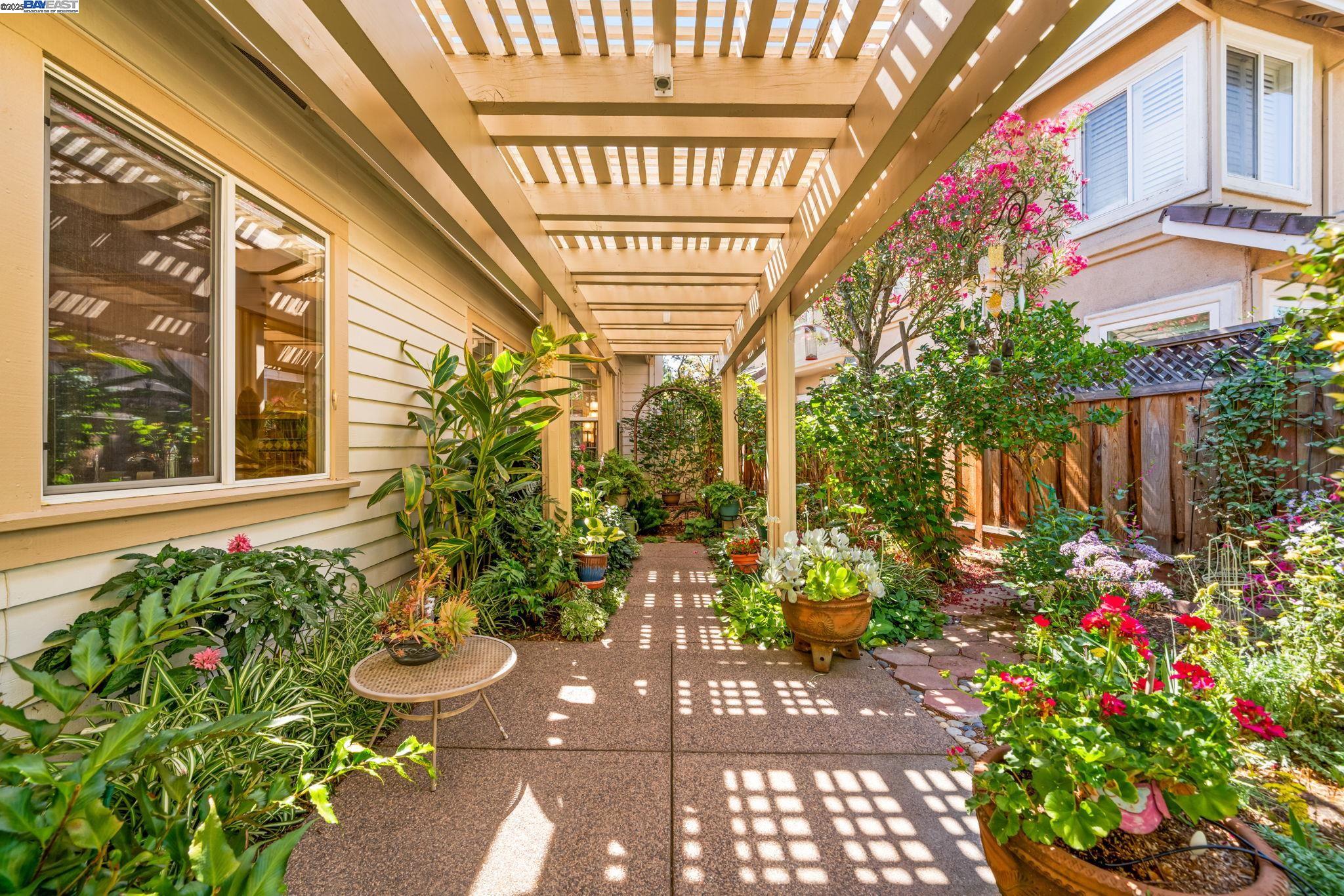 444 Cabonia Ct