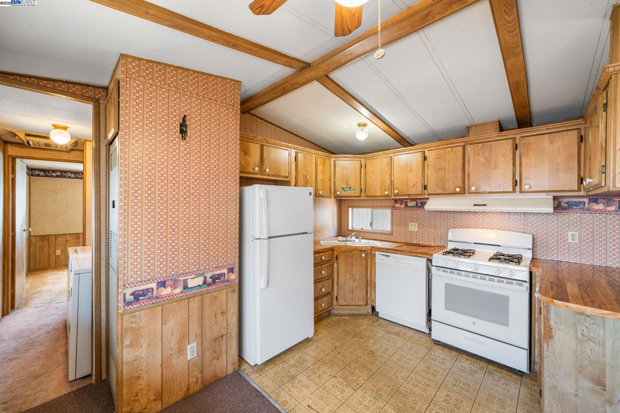 3998 Castro Valley Blvd Unit: SPC 27