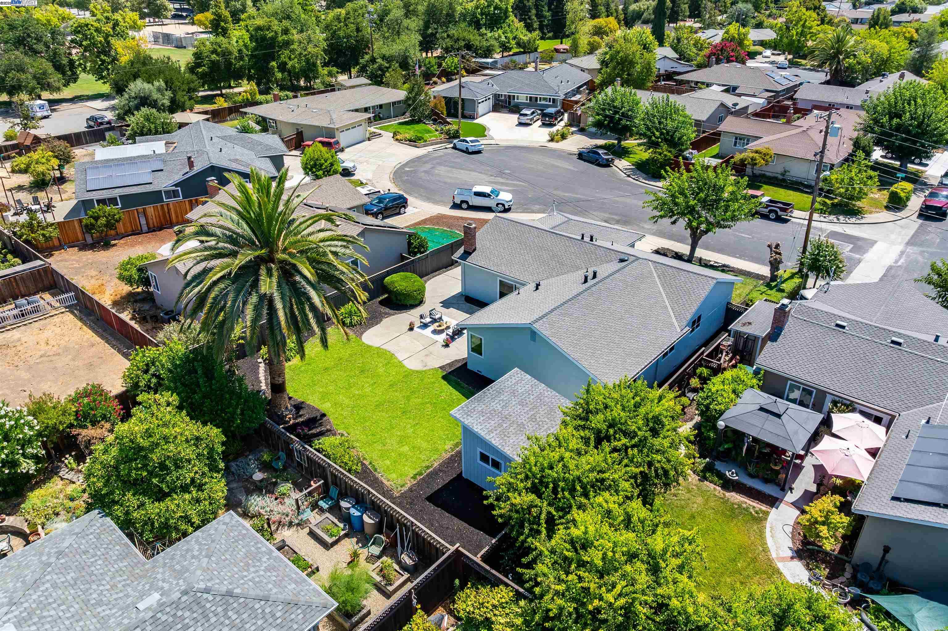 736 Adams Ave