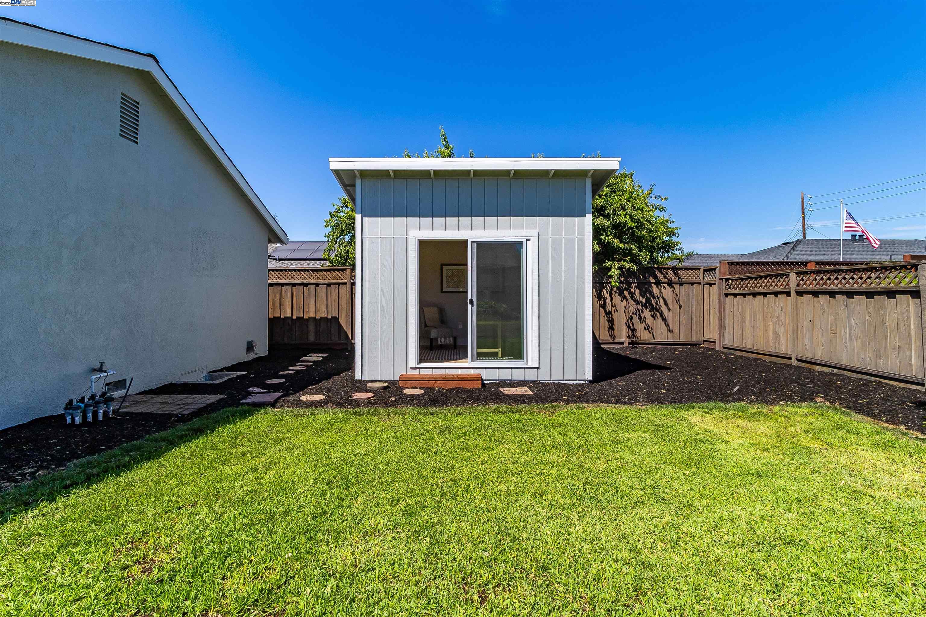 736 Adams Ave