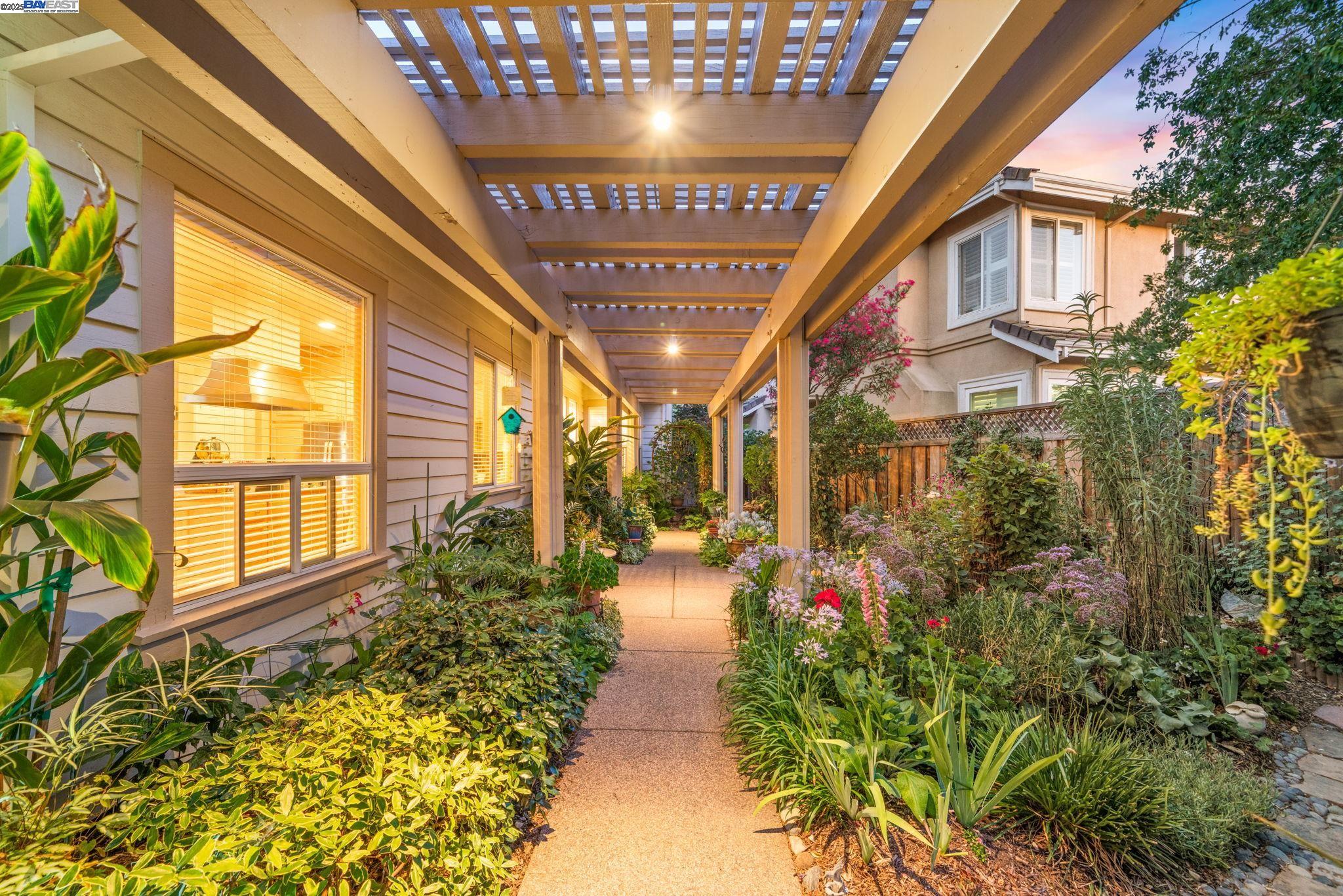 444 Cabonia Ct