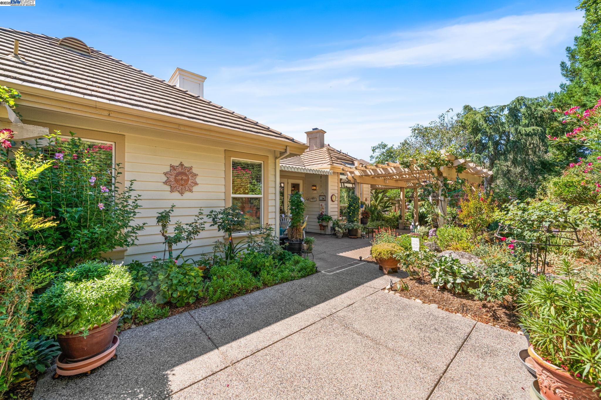 444 Cabonia Ct