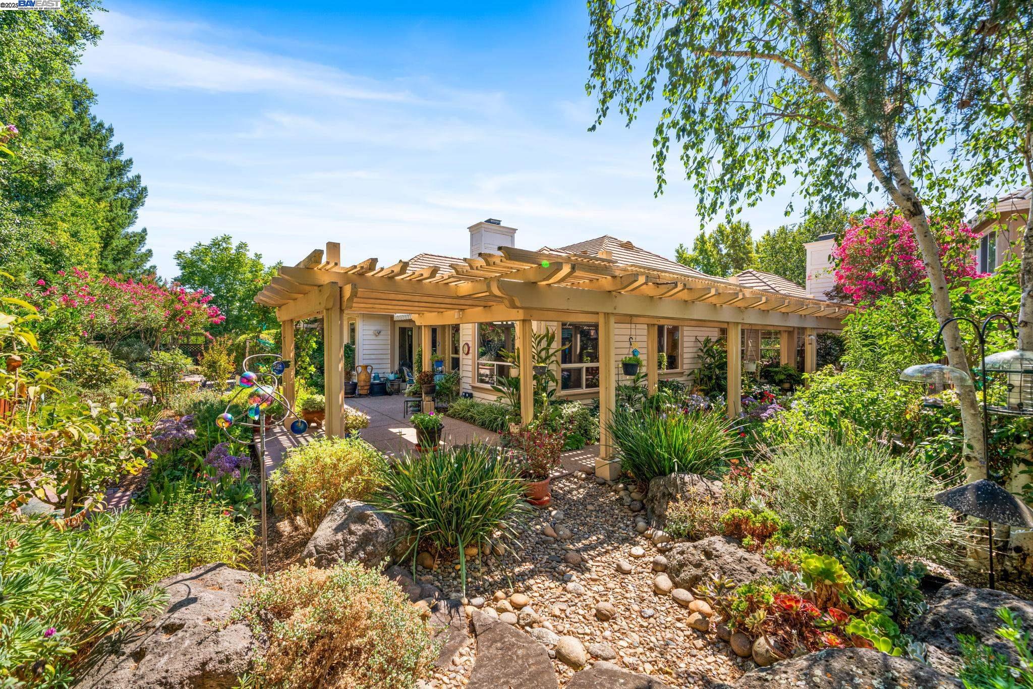 444 Cabonia Ct
