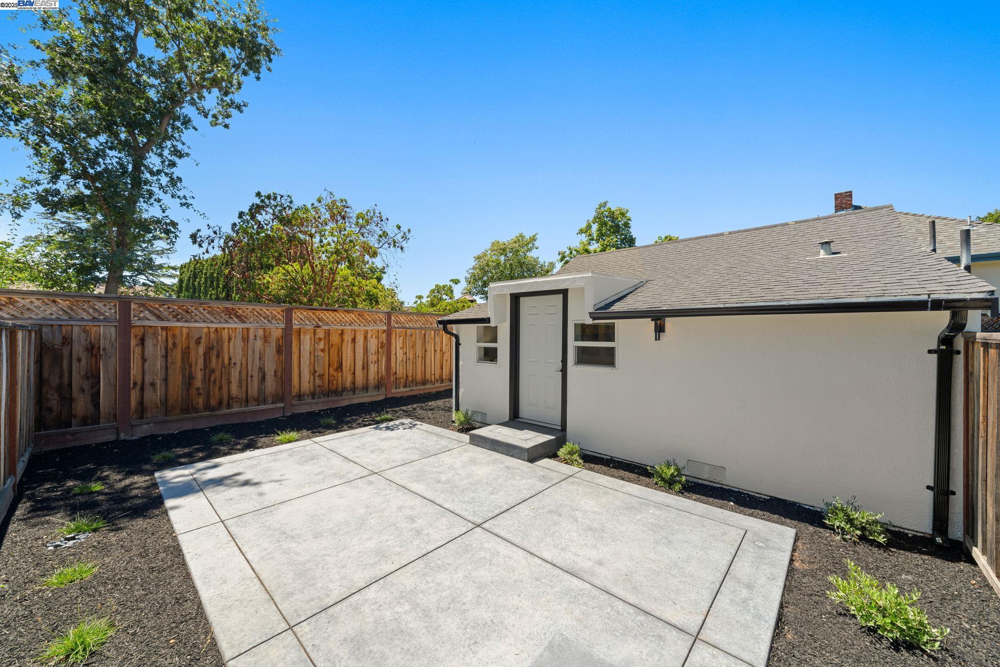 1038 Division St, Pleasanton
