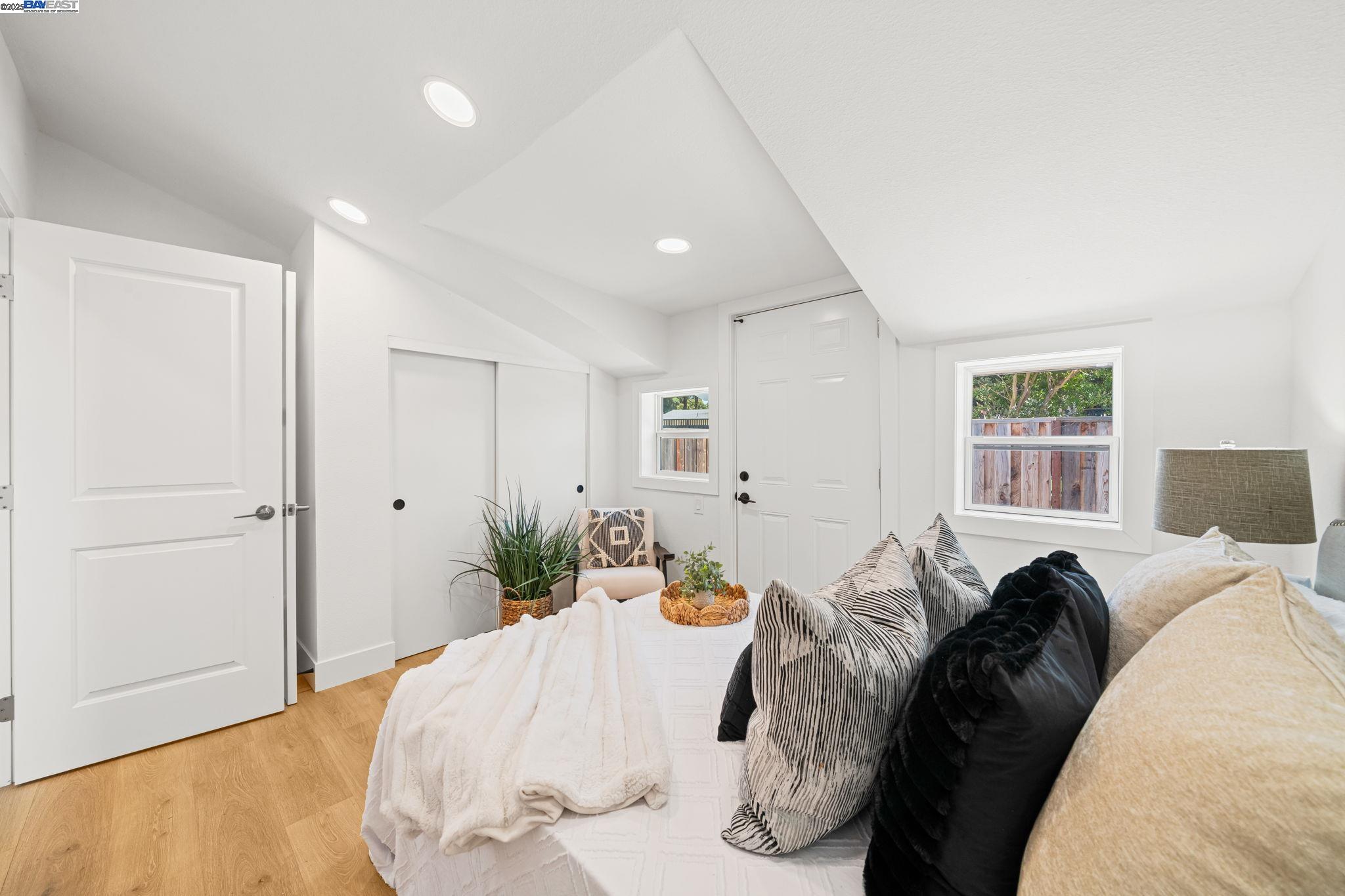 1038 Division St, Pleasanton