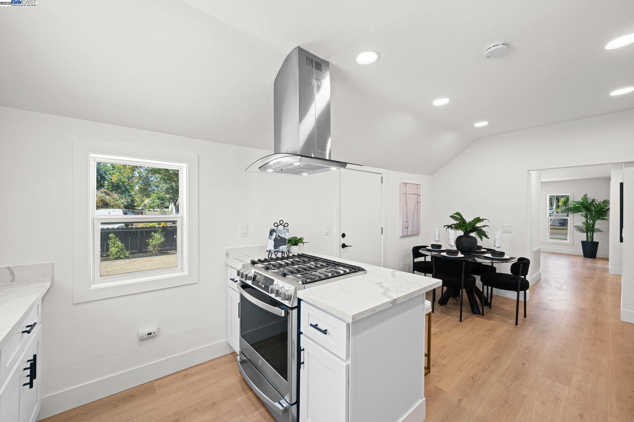 1038 Division St, Pleasanton