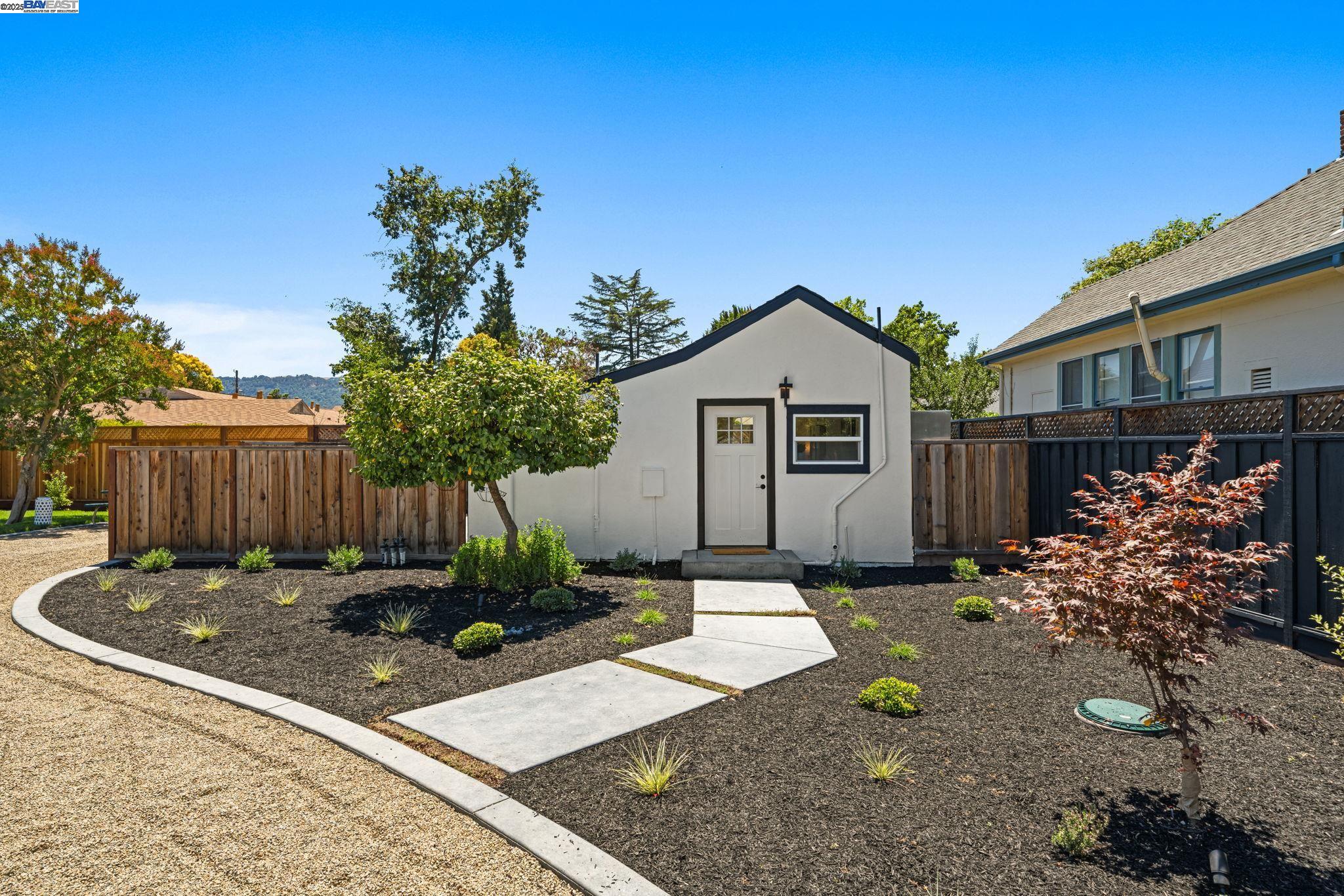 1038 Division St, Pleasanton