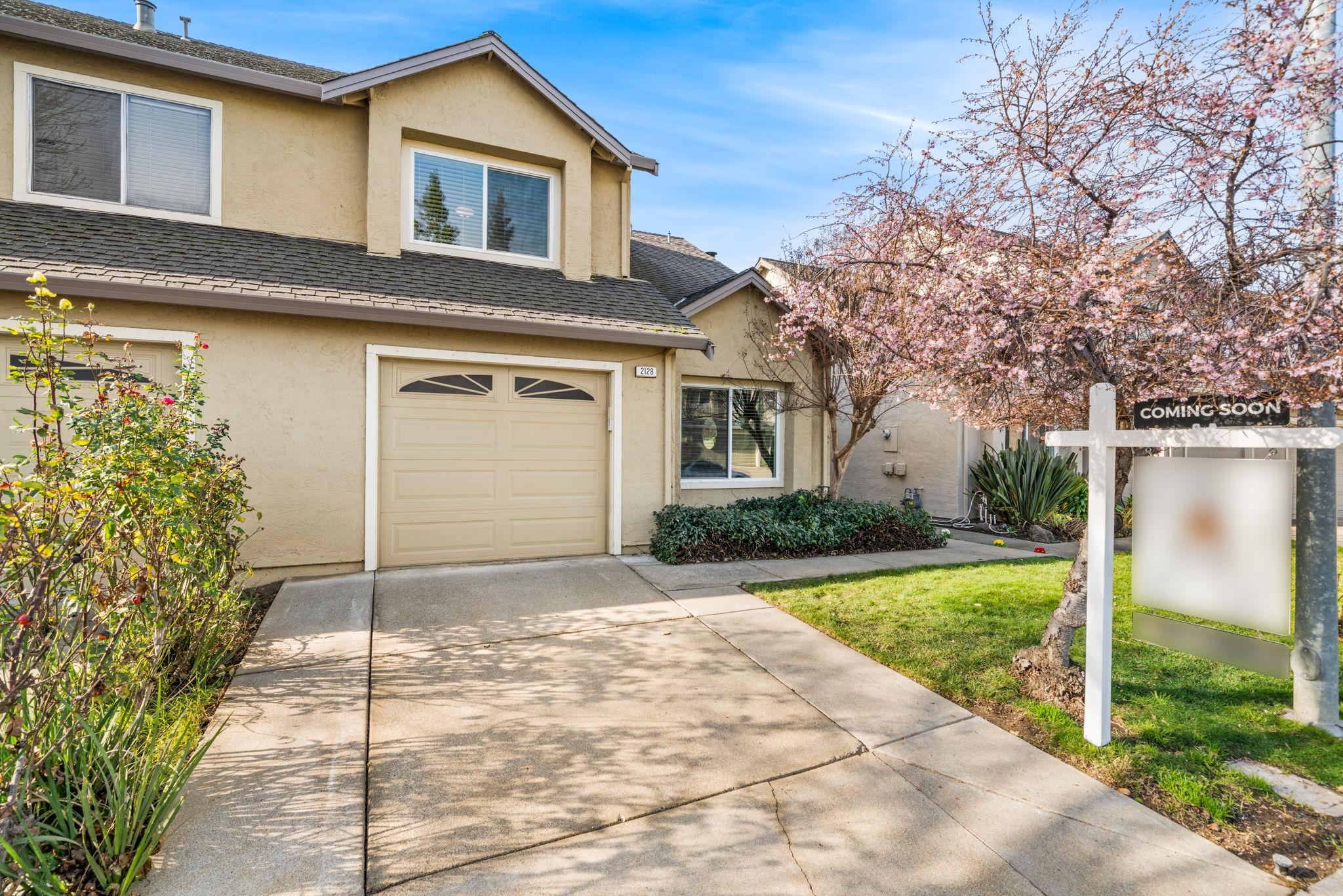 2128 Alexander Way