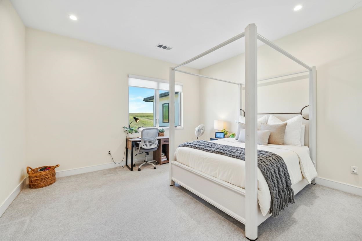 7778 Laguna Heights Ct