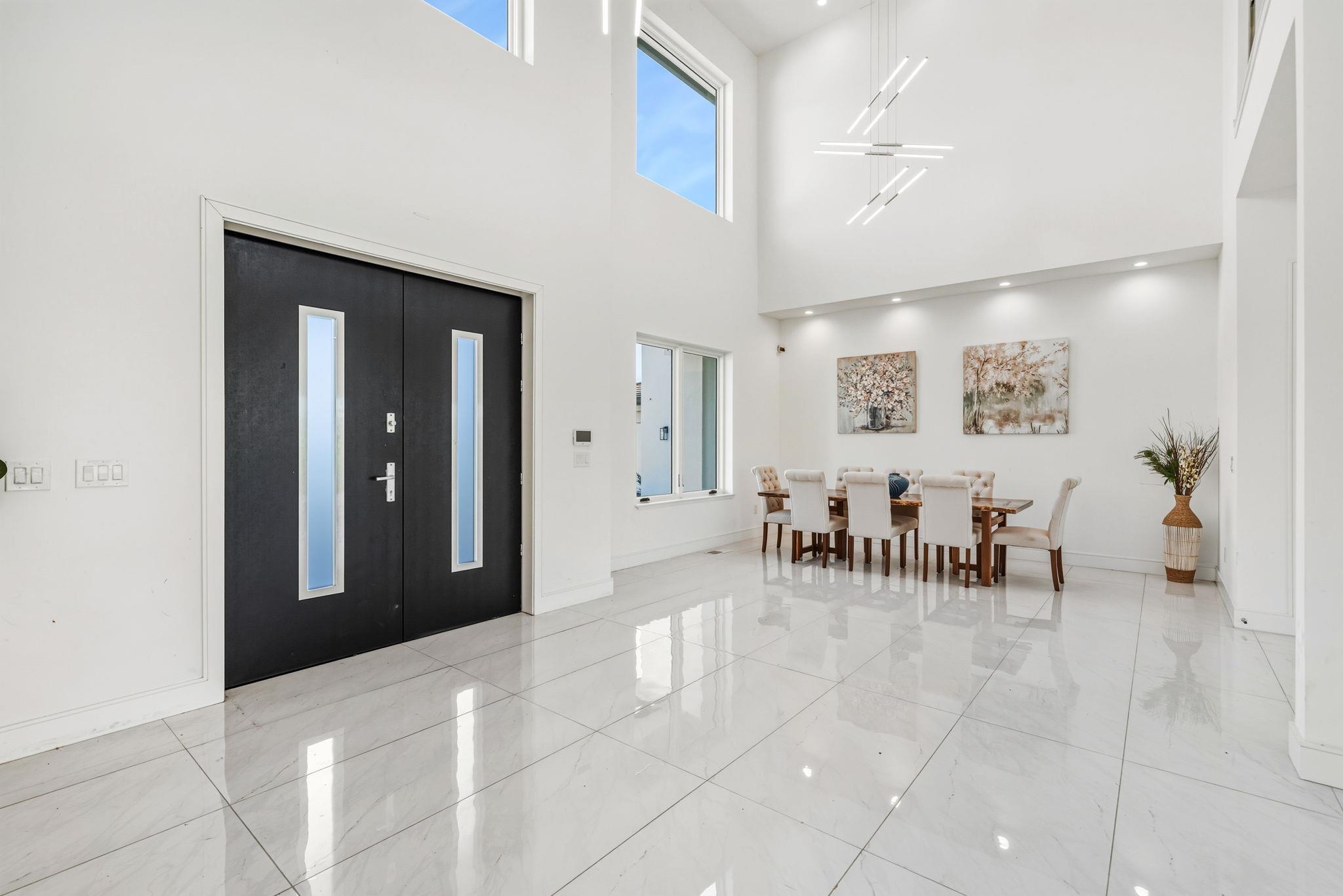 7778 Laguna Heights Ct