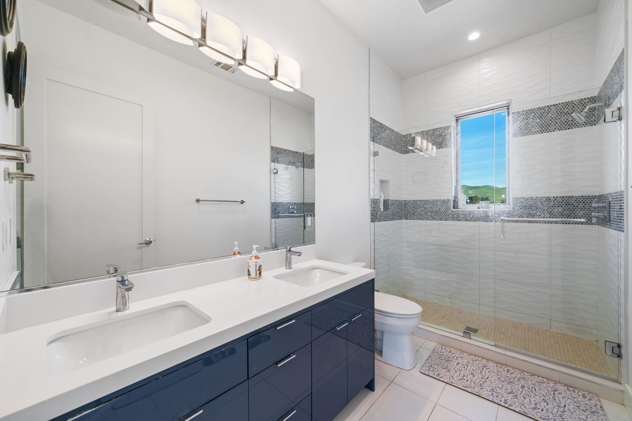 7778 Laguna Heights Ct