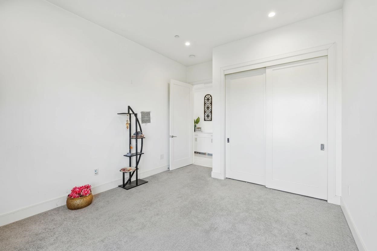 7778 Laguna Heights Ct