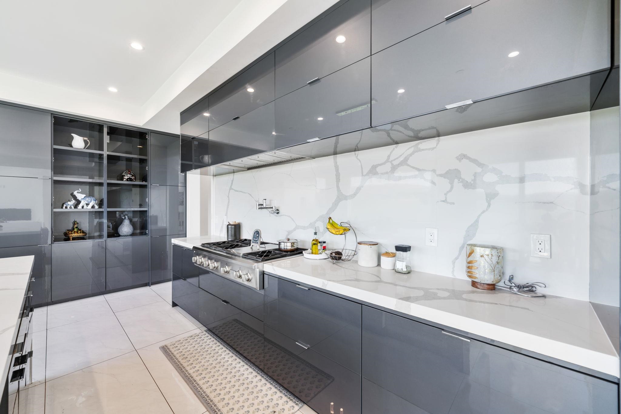 7778 Laguna Heights Ct