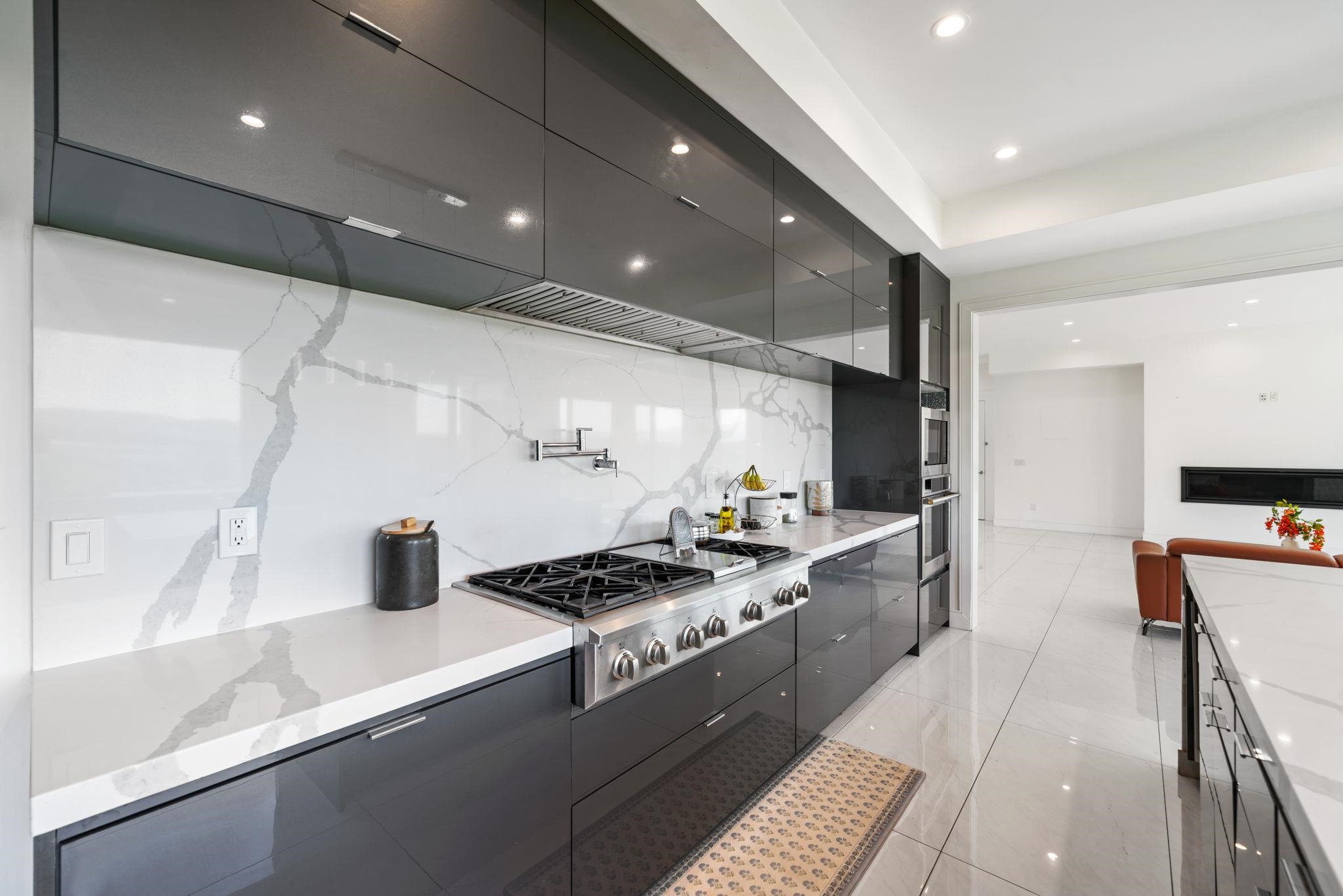 7778 Laguna Heights Ct