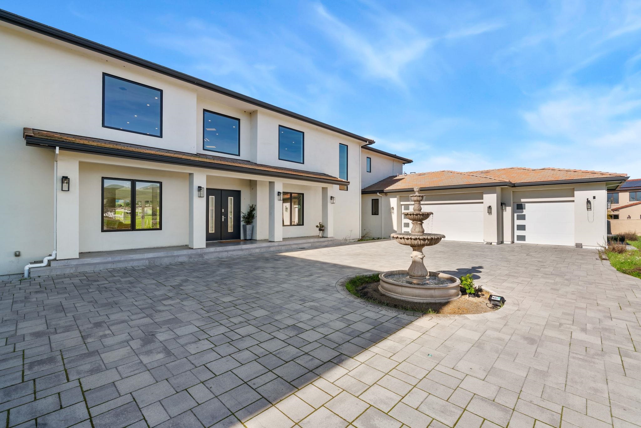 7778 Laguna Heights Ct