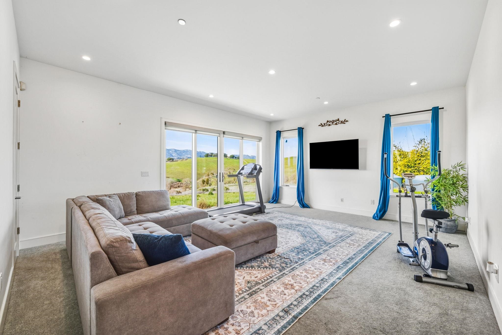 7778 Laguna Heights Ct