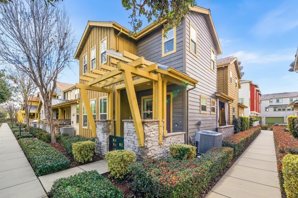 253 Fennel Way