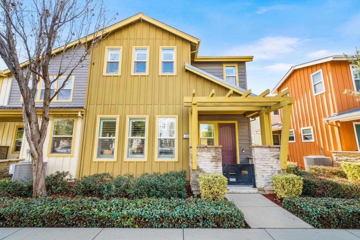 253 Fennel Way