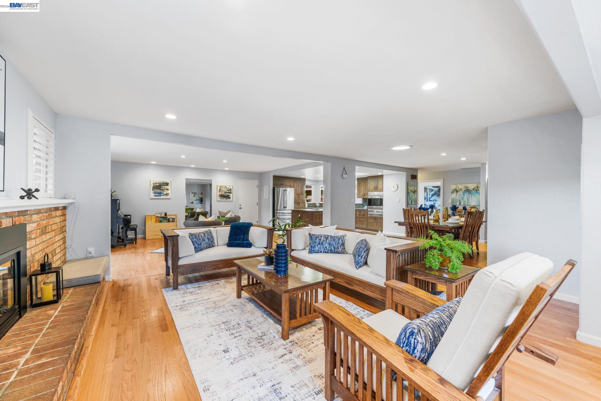 535 San Gabriel Ct