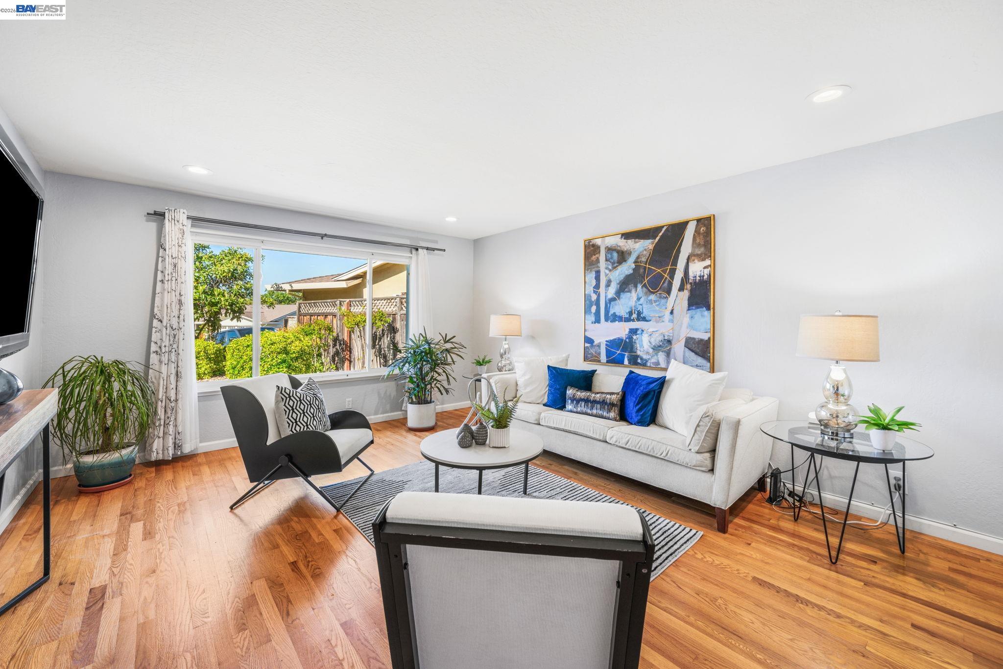 535 San Gabriel Ct