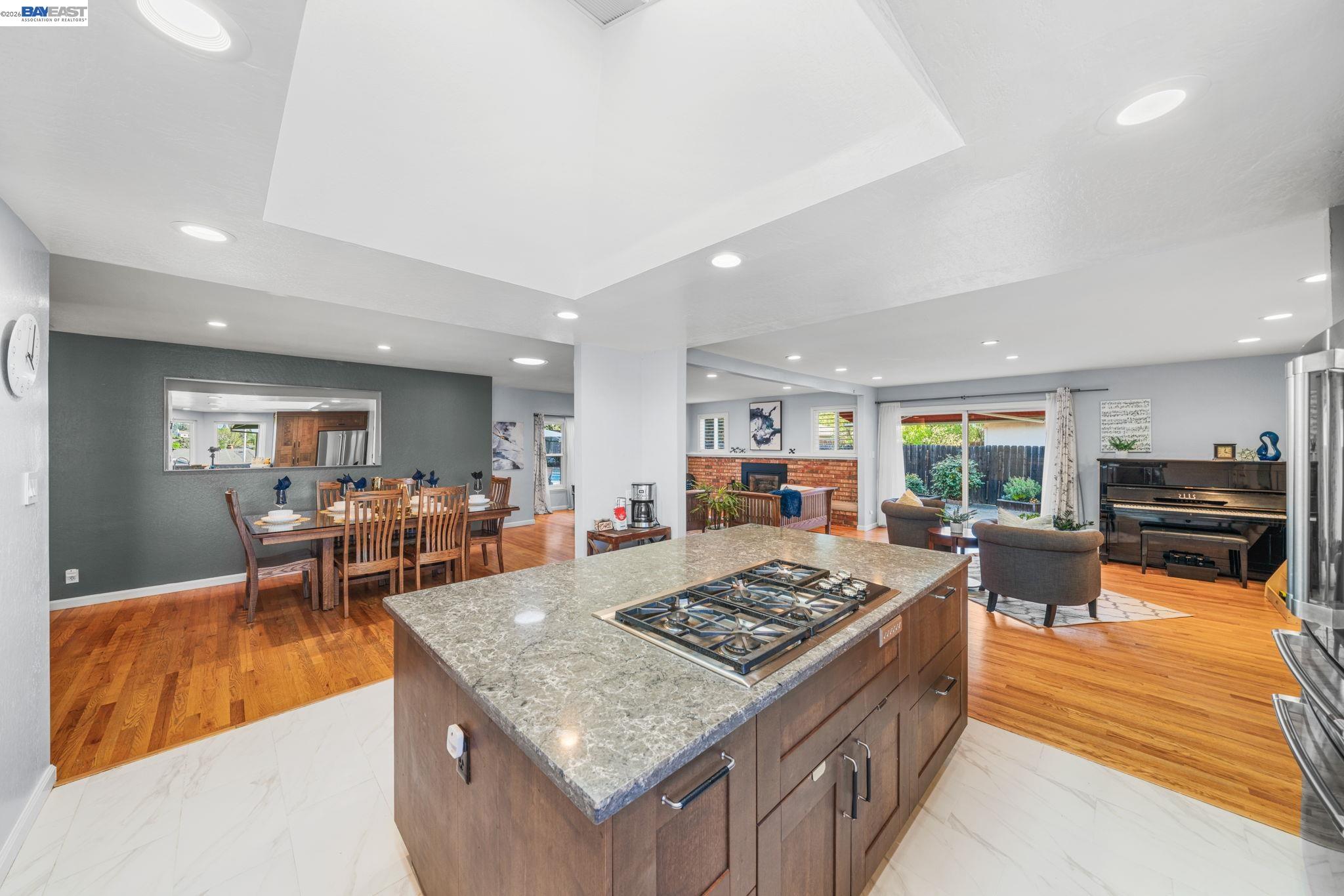 535 San Gabriel Ct