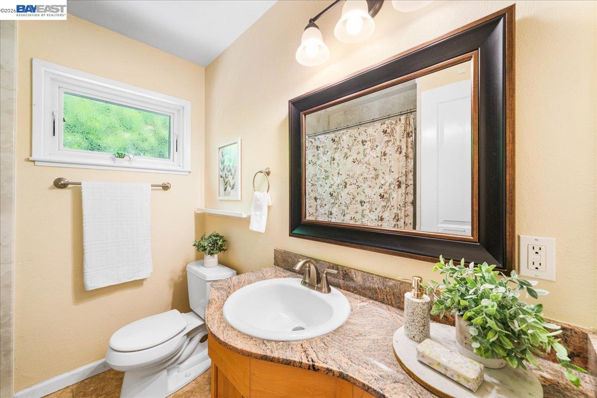 4252 Argonaut Ct