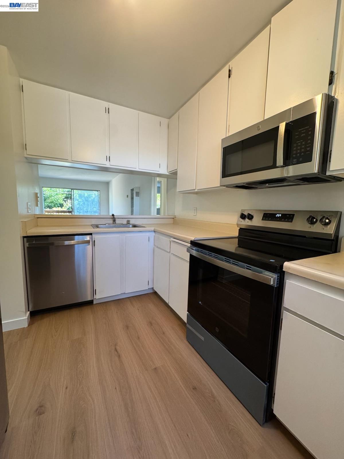 1060 Oak Grove Rd # 80