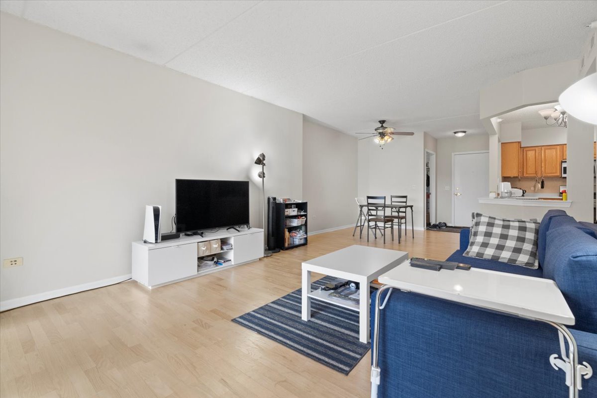 5 W Central Road Unit: 307