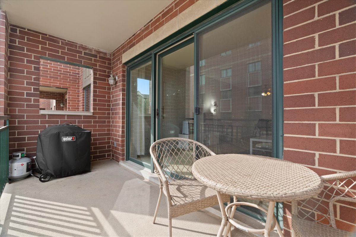 5 W Central Road Unit: 307