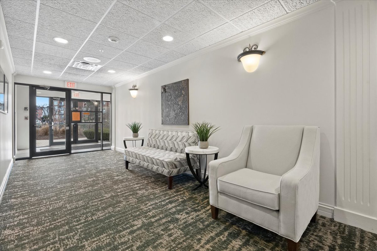 5 W Central Road Unit: 307