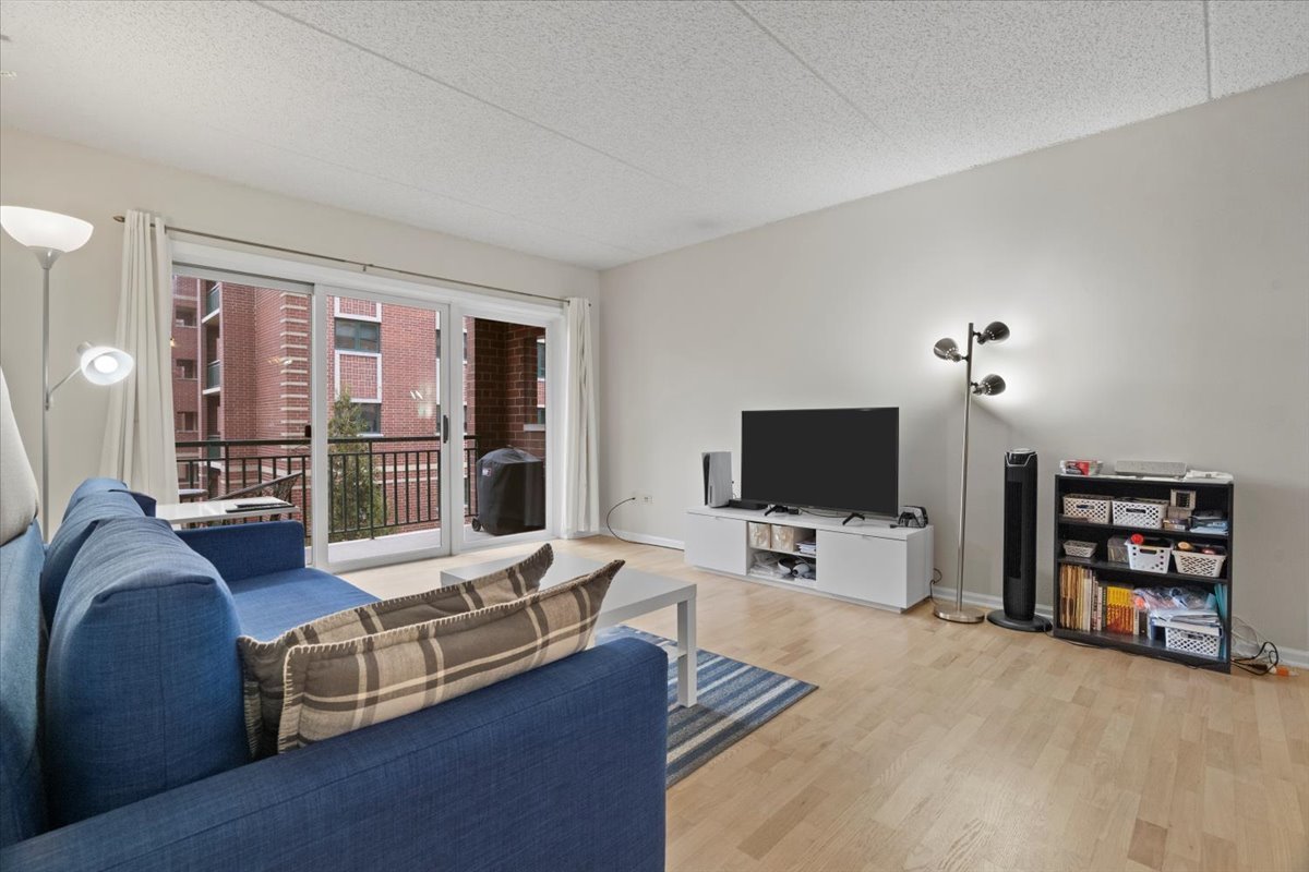 5 W Central Road Unit: 307