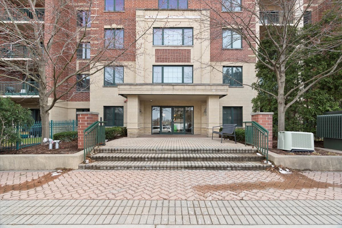 5 W Central Road Unit: 307