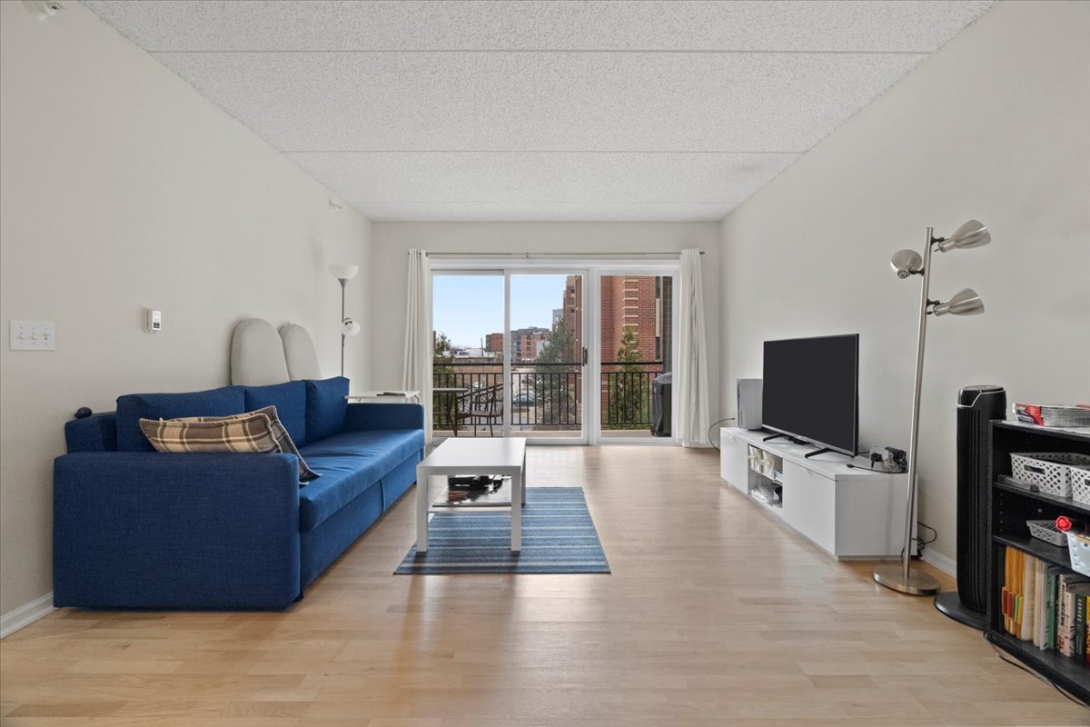 5 W Central Road Unit: 307