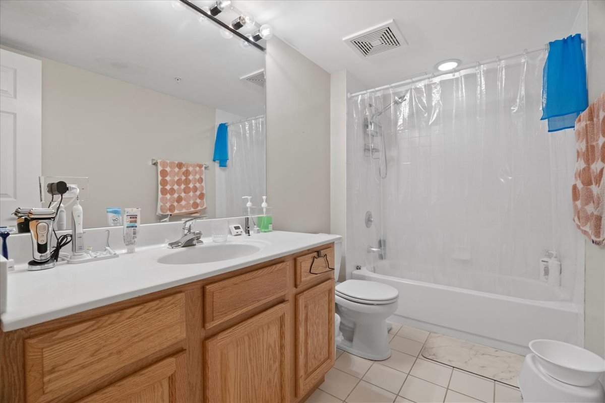 5 W Central Road Unit: 307