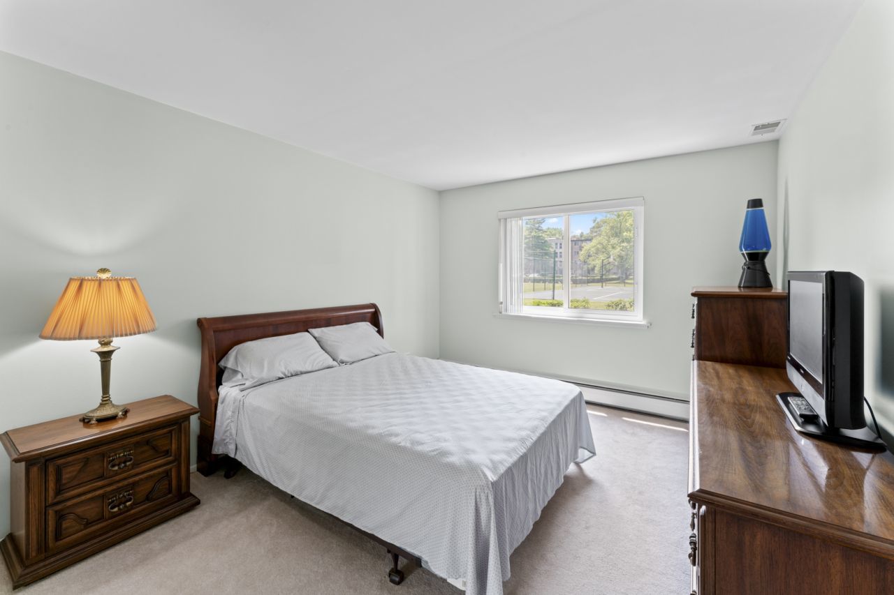 2319 E Olive Street Unit: 1D