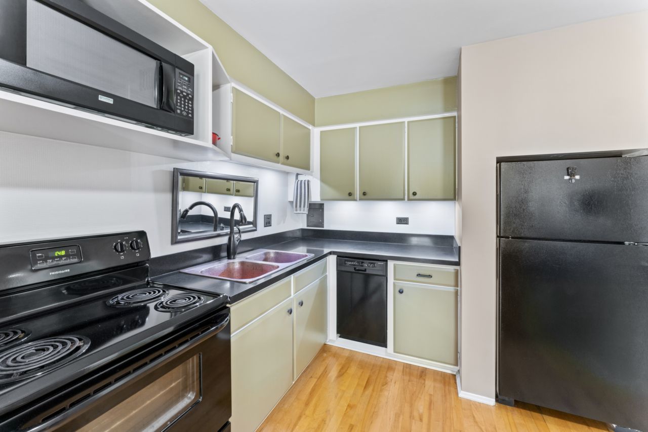 2319 E Olive Street Unit: 1D