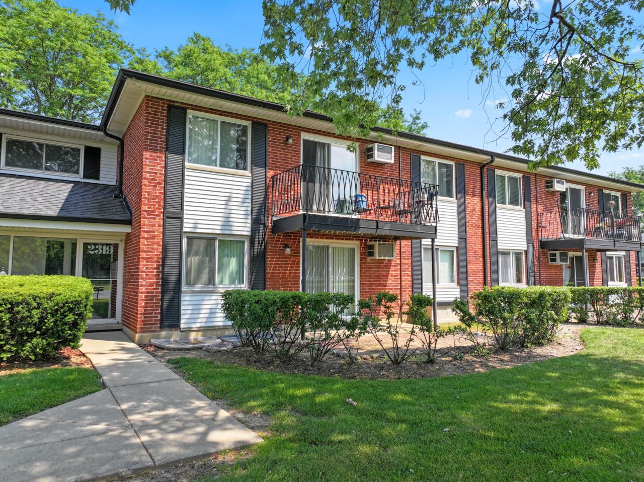 2319 E Olive Street Unit: 1D