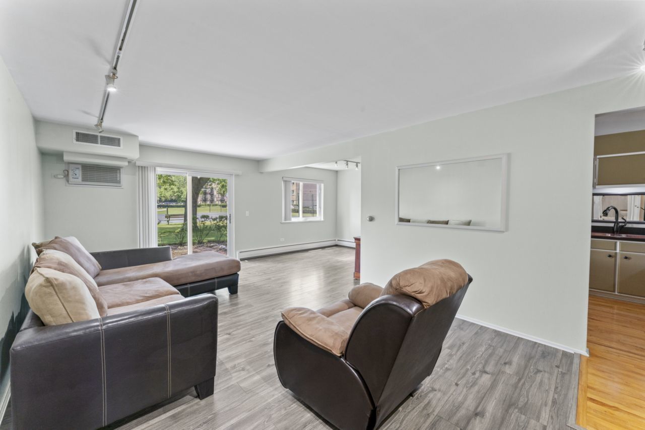 2319 E Olive Street Unit: 1D