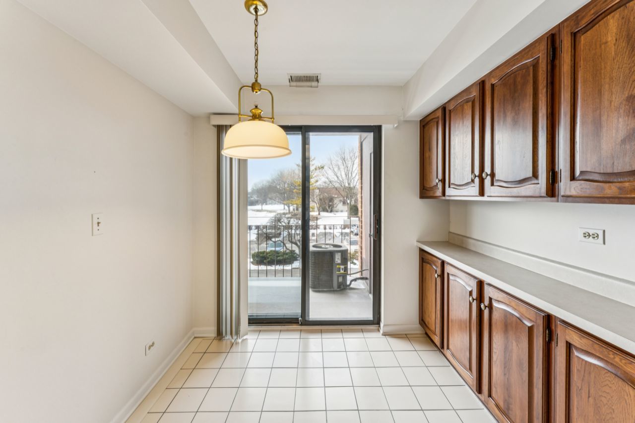 101 Old Oak Drive Unit: 216