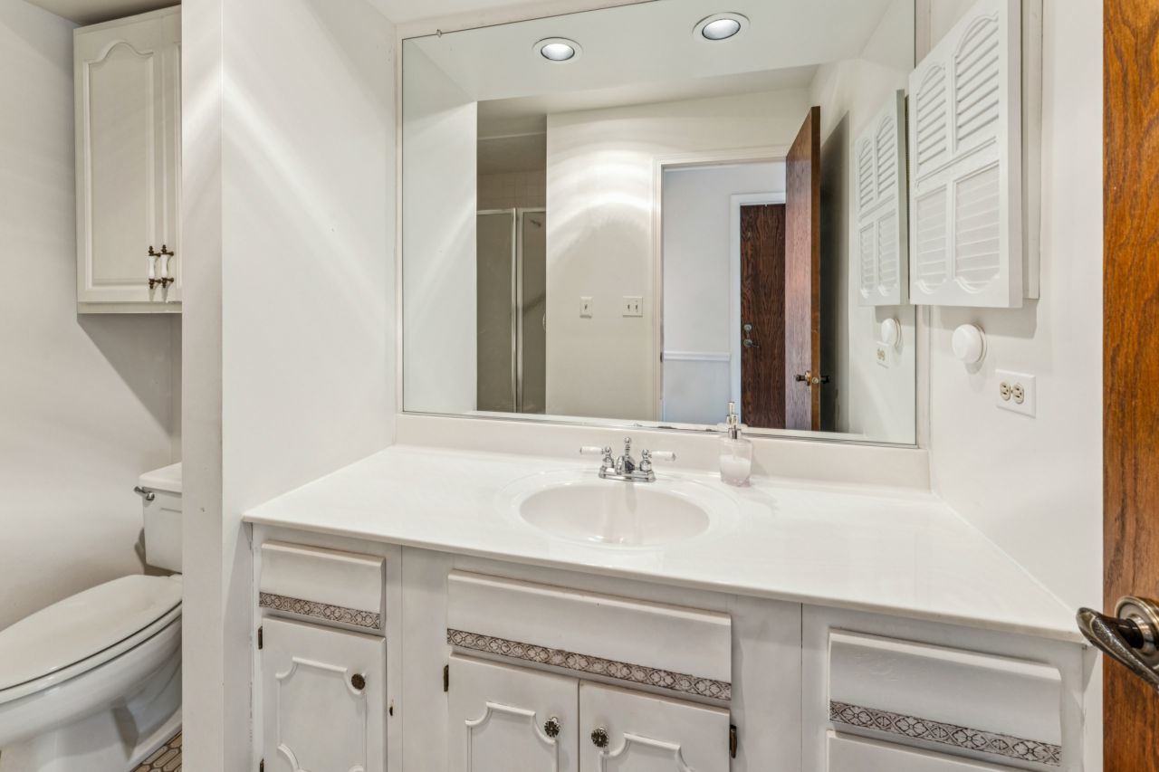 101 Old Oak Drive Unit: 216